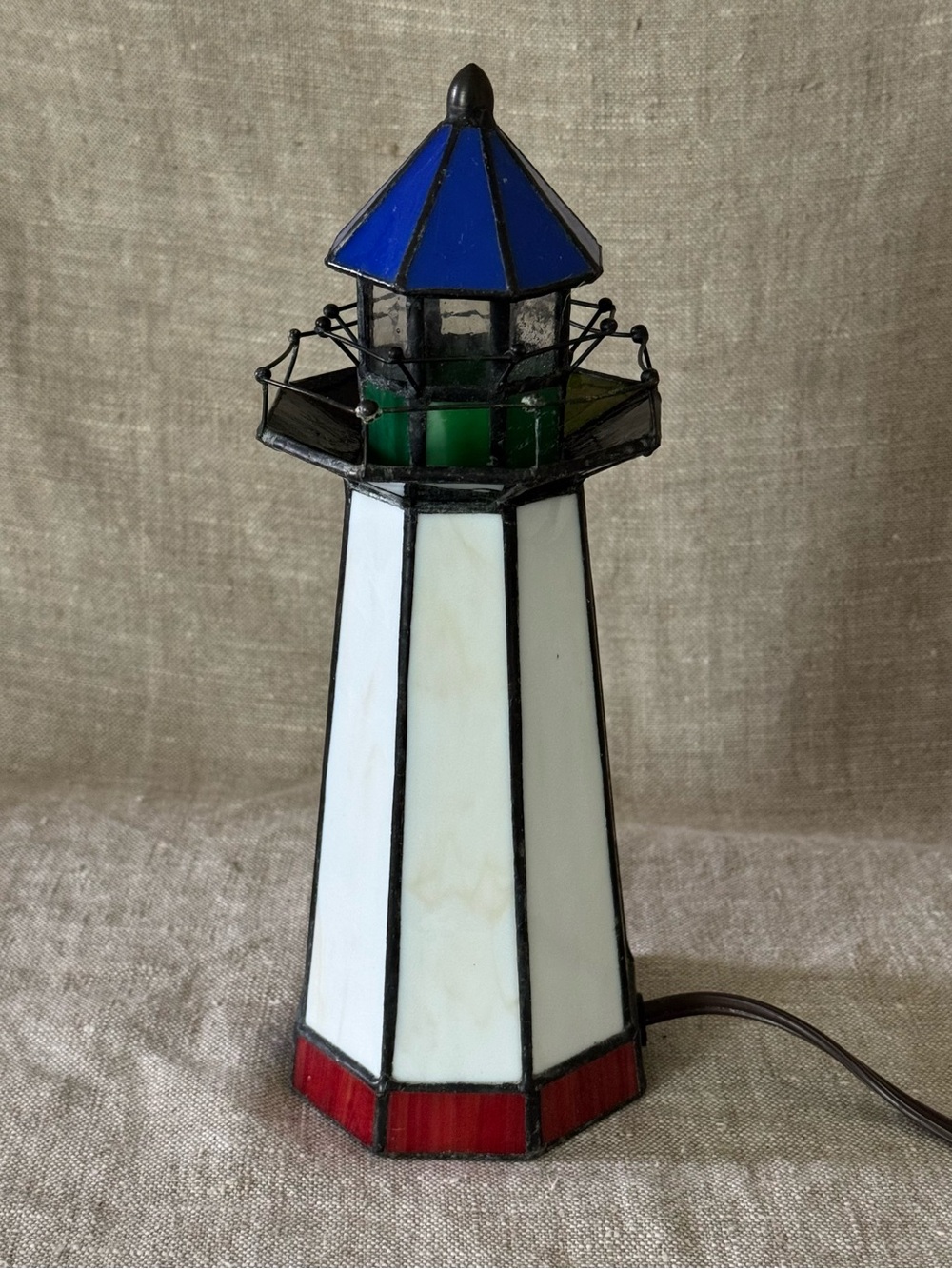 vintage stained glass lighthouse lamp - Picture 4 of 14